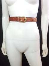 Load image into Gallery viewer, Online Vintage Shop, Vintage Clothing Boutique, Vintage, Women's Clothing, Seconhand, Distressed Vintage Designs, Sustainable Fashion