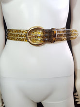 Load image into Gallery viewer, Online Vintage Shop, Vintage Clothing Boutique, Vintage, Women's Clothing, Seconhand, Distressed Vintage Designs, Sustainable Fashion