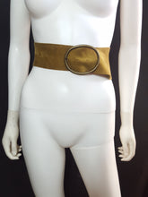 Load image into Gallery viewer, Online Vintage Shop, Vintage Clothing Boutique, Vintage, Women's Clothing, Seconhand, Distressed Vintage Designs, Sustainable Fashion