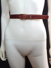 Load image into Gallery viewer, Online Vintage Shop, Vintage Clothing Boutique, Vintage, Women's Clothing, Seconhand, Distressed Vintage Designs, Sustainable Fashion