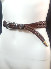 Load image into Gallery viewer, Online Vintage Shop, Vintage Clothing Boutique, Vintage, Women's Clothing, Seconhand, Distressed Vintage Designs, Sustainable Fashion