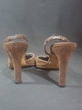 Load image into Gallery viewer, Online Vintage Shop, Vintage Clothing Boutique, Vintage, Women's Clothing, Seconhand, Distressed Vintage Designs, Sustainable Fashion