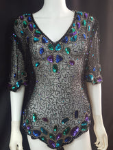 Load image into Gallery viewer, Online Vintage Shop, Vintage Clothing Boutique, Vintage, Women's Clothing, Seconhand, Distressed Vintage Designs, Sustainable Fashion