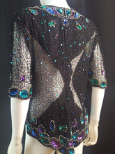 Load image into Gallery viewer, Online Vintage Shop, Vintage Clothing Boutique, Vintage, Women's Clothing, Seconhand, Distressed Vintage Designs, Sustainable Fashion