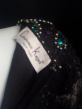 Load image into Gallery viewer, Online Vintage Shop, Vintage Clothing Boutique, Vintage, Women's Clothing, Seconhand, Distressed Vintage Designs, Sustainable Fashion