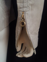 Load image into Gallery viewer, Online Vintage Shop, Vintage Clothing Boutique, Vintage, Women's Clothing, Seconhand, Distressed Vintage Designs, Sustainable Fashion