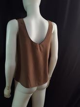 Load image into Gallery viewer, Online Vintage Shop, Vintage Clothing Boutique, Vintage, Women's Clothing, Seconhand, Distressed Vintage Designs, Sustainable Fashion