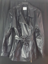 Load image into Gallery viewer, Online Vintage Shop, Vintage Clothing Boutique, Vintage, Women's Clothing, Seconhand, Distressed Vintage Designs, Sustainable Fashion