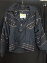 Load image into Gallery viewer, Online Vintage Shop, Vintage Clothing Boutique, Vintage, Women's Clothing, Seconhand, Distressed Vintage Designs, Sustainable Fashion