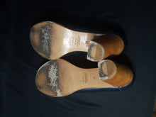 Load image into Gallery viewer, Online Vintage Shop, Vintage Clothing Boutique, Vintage, Women's Clothing, Seconhand, Distressed Vintage Designs, Sustainable Fashion