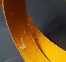 Load image into Gallery viewer, Online Vintage Shop, Vintage Clothing Boutique, Vintage, Women's Clothing, Seconhand, Distressed Vintage Designs, Sustainable Fashion