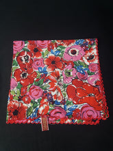 Load image into Gallery viewer, Online Vintage Shop, Vintage Clothing Boutique, Vintage, Women's Clothing, Seconhand, Distressed Vintage Designs, Sustainable Fashion