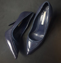 Load image into Gallery viewer, Online Vintage Shop, Vintage Clothing Boutique, Vintage, Women's Clothing, Seconhand, Distressed Vintage Designs, Sustainable Fashion