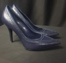 Load image into Gallery viewer, Online Vintage Shop, Vintage Clothing Boutique, Vintage, Women's Clothing, Seconhand, Distressed Vintage Designs, Sustainable Fashion