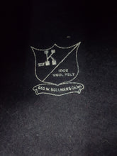 Load image into Gallery viewer, Online Vintage Shop, Vintage Clothing Boutique, Vintage, Women's Clothing, Seconhand, Distressed Vintage Designs, Sustainable Fashion