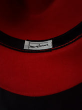 Load image into Gallery viewer, Online Vintage Shop, Vintage Clothing Boutique, Vintage, Women's Clothing, Seconhand, Distressed Vintage Designs, Sustainable Fashion