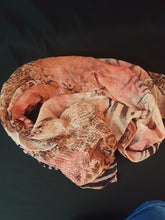 Load image into Gallery viewer, Online Vintage Shop, Vintage Clothing Boutique, Vintage, Women's Clothing, Seconhand, Distressed Vintage Designs, Sustainable Fashion