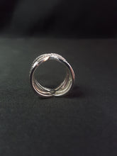 Load image into Gallery viewer, Online Vintage Shop, Vintage Clothing Boutique, Vintage, Women's Clothing, Seconhand, Distressed Vintage Designs, Sustainable Fashion