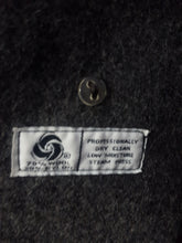 Load image into Gallery viewer, Online Vintage Shop, Vintage Clothing Boutique, Vintage, Women's Clothing, Seconhand, Distressed Vintage Designs, Sustainable Fashion