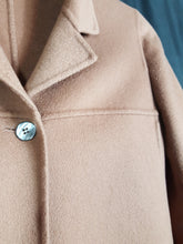 Load image into Gallery viewer, Online Vintage Shop, Vintage Clothing Boutique, Vintage, Women's Clothing, Seconhand, Distressed Vintage Designs, Sustainable Fashion