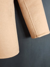 Load image into Gallery viewer, Online Vintage Shop, Vintage Clothing Boutique, Vintage, Women's Clothing, Seconhand, Distressed Vintage Designs, Sustainable Fashion