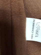 Load image into Gallery viewer, Online Vintage Shop, Vintage Clothing Boutique, Vintage, Women's Clothing, Seconhand, Distressed Vintage Designs, Sustainable Fashion