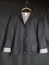 Load image into Gallery viewer, Online Vintage Shop, Vintage Clothing Boutique, Vintage, Women's Clothing, Seconhand, Distressed Vintage Designs, Sustainable Fashion