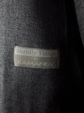 Load image into Gallery viewer, Online Vintage Shop, Vintage Clothing Boutique, Vintage, Women's Clothing, Seconhand, Distressed Vintage Designs, Sustainable Fashion