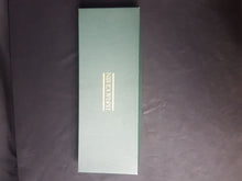 Load image into Gallery viewer, Online Vintage Shop, Vintage Clothing Boutique, Vintage, Women's Clothing, Seconhand, Distressed Vintage Designs, Sustainable Fashion