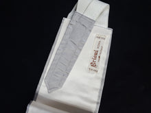 Load image into Gallery viewer, Online Vintage Shop, Vintage Clothing Boutique, Vintage, Women's Clothing, Seconhand, Distressed Vintage Designs, Sustainable Fashion