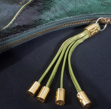 Load image into Gallery viewer, Online Vintage Shop, Vintage Clothing Boutique, Vintage, Women's Clothing, Seconhand, Distressed Vintage Designs, Sustainable Fashion