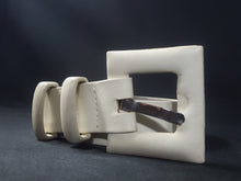 Load image into Gallery viewer, Online Vintage Shop, Vintage Clothing Boutique, Vintage, Women's Clothing, Seconhand, Distressed Vintage Designs, Sustainable Fashion