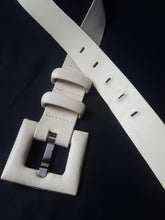 Load image into Gallery viewer, Online Vintage Shop, Vintage Clothing Boutique, Vintage, Women's Clothing, Seconhand, Distressed Vintage Designs, Sustainable Fashion