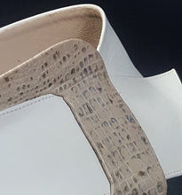 Load image into Gallery viewer, Online Vintage Shop, Vintage Clothing Boutique, Vintage, Women's Clothing, Seconhand, Distressed Vintage Designs, Sustainable Fashion