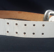 Load image into Gallery viewer, Online Vintage Shop, Vintage Clothing Boutique, Vintage, Women's Clothing, Seconhand, Distressed Vintage Designs, Sustainable Fashion