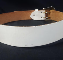 Load image into Gallery viewer, Online Vintage Shop, Vintage Clothing Boutique, Vintage, Women's Clothing, Seconhand, Distressed Vintage Designs, Sustainable Fashion