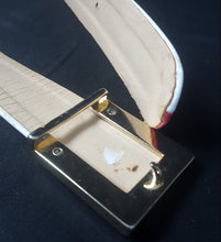 Load image into Gallery viewer, Online Vintage Shop, Vintage Clothing Boutique, Vintage, Women's Clothing, Seconhand, Distressed Vintage Designs, Sustainable Fashion