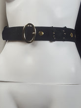 Load image into Gallery viewer, Online Vintage Shop, Vintage Clothing Boutique, Vintage, Women's Clothing, Seconhand, Distressed Vintage Designs, Sustainable Fashion