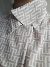 Load image into Gallery viewer, Online Vintage Shop, Vintage Clothing Boutique, Vintage, Women's Clothing, Seconhand, Distressed Vintage Designs, Sustainable Fashion