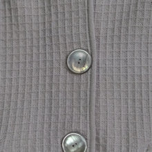 Load image into Gallery viewer, Online Vintage Shop, Vintage Clothing Boutique, Vintage, Women's Clothing, Seconhand, Distressed Vintage Designs, Sustainable Fashion