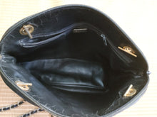 Load image into Gallery viewer, Online Vintage Shop, Vintage Clothing Boutique, Vintage, Women's Clothing, Seconhand, Distressed Vintage Designs, Sustainable Fashion