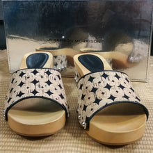 Load image into Gallery viewer, Online Vintage Shop, Vintage Clothing Boutique, Vintage, Women's Clothing, Seconhand, Distressed Vintage Designs, Sustainable Fashion