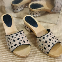 Load image into Gallery viewer, Online Vintage Shop, Vintage Clothing Boutique, Vintage, Women's Clothing, Seconhand, Distressed Vintage Designs, Sustainable Fashion