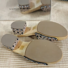 Load image into Gallery viewer, Online Vintage Shop, Vintage Clothing Boutique, Vintage, Women's Clothing, Seconhand, Distressed Vintage Designs, Sustainable Fashion