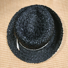 Load image into Gallery viewer, Online Vintage Shop, Vintage Clothing Boutique, Vintage, Women's Clothing, Seconhand, Distressed Vintage Designs, Sustainable Fashion