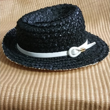 Load image into Gallery viewer, Online Vintage Shop, Vintage Clothing Boutique, Vintage, Women's Clothing, Seconhand, Distressed Vintage Designs, Sustainable Fashion