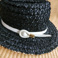 Load image into Gallery viewer, Online Vintage Shop, Vintage Clothing Boutique, Vintage, Women's Clothing, Seconhand, Distressed Vintage Designs, Sustainable Fashion