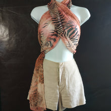 Load image into Gallery viewer, Online Vintage Shop, Vintage Clothing Boutique, Vintage, Women's Clothing, Seconhand, Distressed Vintage Designs, Sustainable Fashion