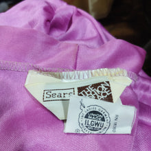 Load image into Gallery viewer, Online Vintage Shop, Vintage Clothing Boutique, Vintage, Women's Clothing, Seconhand, Distressed Vintage Designs, Sustainable Fashion