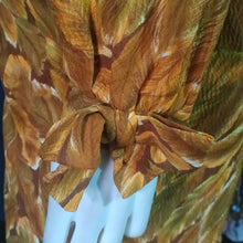 Load image into Gallery viewer, Online Vintage Shop, Vintage Clothing Boutique, Vintage, Women's Clothing, Seconhand, Distressed Vintage Designs, Sustainable Fashion